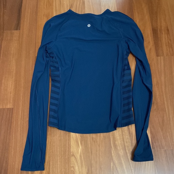 lululemon long sleeve top - Picture 2 of 3